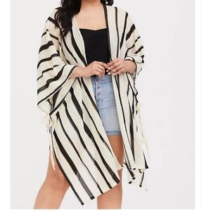 Torrid Striped Ruana (Kimono): Ivory & Black